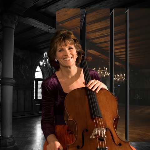 Cellistin Maria Kliegel mit ihrem Instrument