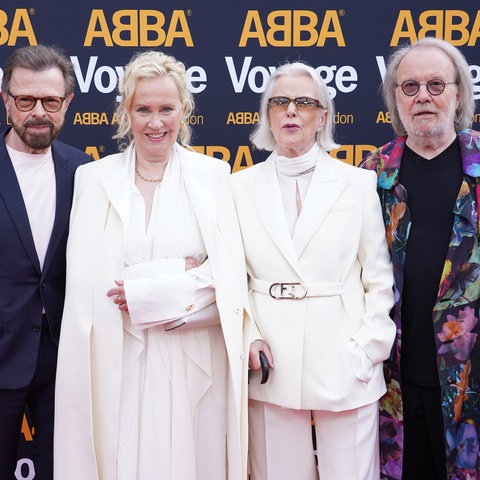 Björn Ulvaeus, Agnetha Fältskog, Anni-Frid Lyngstad und Benny Andersson sind die Mitglieder der schwedischen Popgruppe "Abba".