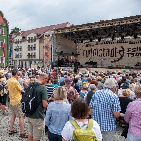 Der Marktplatz von Rudolstadt mit Bühne