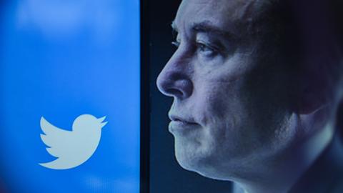 Elon Musk und das Twitter-Symbol