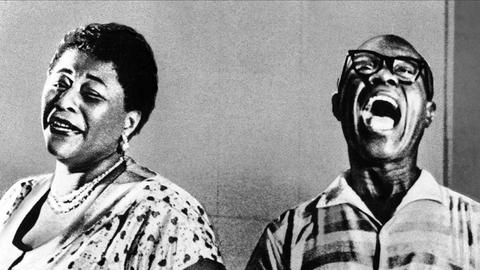 Ella Fitzgerald und Louis Armstrong brillierten beide im Scat-Gesang.