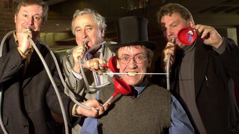 Ensemble Blechschaden: v.l.n.r.: Erich Rinner, Hermann Göß, Dirigent Bob Ross (GBR) und Dankwart Schmidt 