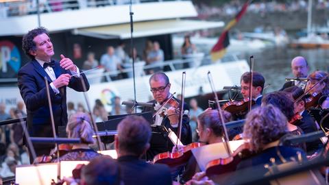 Chefdirigent Alain Altinoglu und das hr-Sinfonieorchester