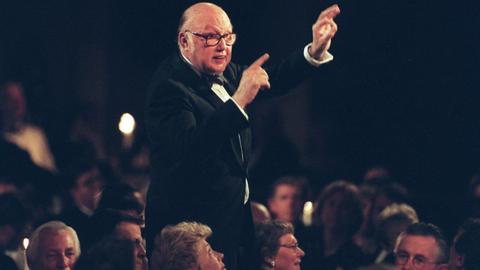 Eric Ericson dirigiert.