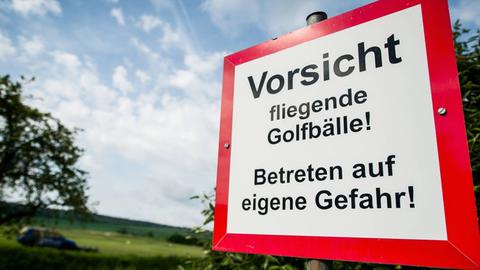 Schild "Auf eigene Gefahr"