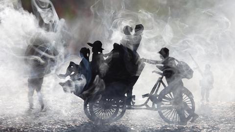 Mak Remissa: Cyclo was the best for transportation, Aus der Serie Left 3 Days, 2014