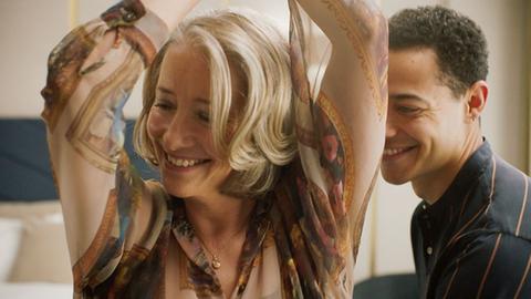 Emma Thompson und Daryl McCormack in einer Szene von "Meine Stunden mit Leo"