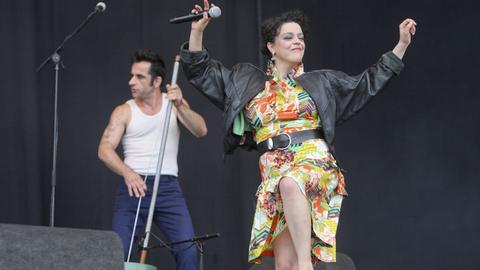 Marta Miranda mit ihrer Band Oquestrada 