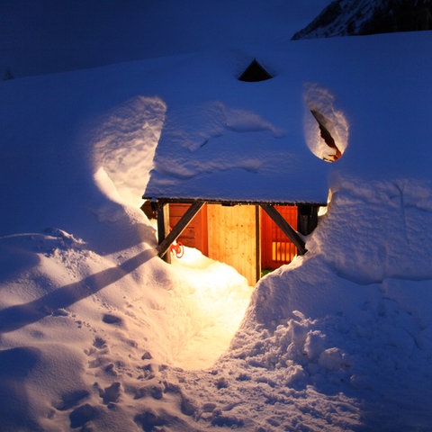 Hütte im Schnee