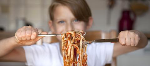 Nudeln mit Tomatensoße