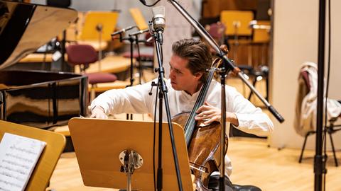 Der Cellist Alexey Stadler aus Russland: "Was wir jetzt erleben, ist noch eine viel größere Veränderung als Corona. Unser Frieden und unsere Werte, unser gemeinsames Europa – das ist keine selbstverständliche Sache, sondern tägliche Arbeit."