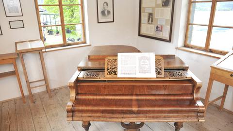 Gustav Mahlers Klavier in seinem Komponierhäuschen in Seefeld am Attersee