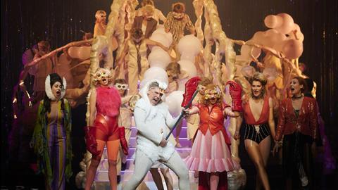 Szene aus "Casanova" an der Staatsoper Stuttgart