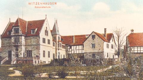 Postkartenansicht des Neubaus der  Kolonialschule 1905