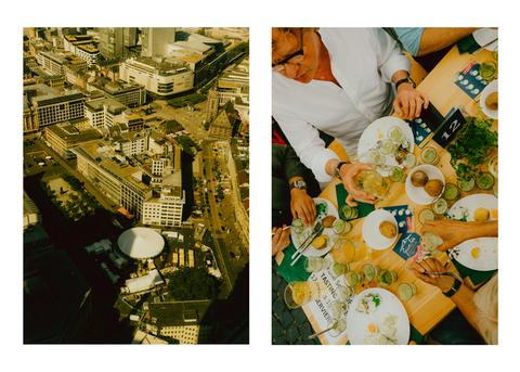 2 Reportage-Fotos, Blicke von oben: links die Zelte des Grüne Soßen-Festivals auf der Frankfurter Hauptwache, rechts ein Tisch bei der Verkostung