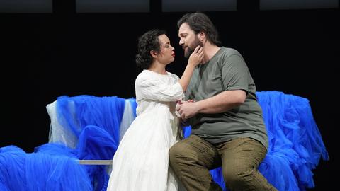 Heather Engebretson als "Elsa" und Mirko Roschkowski als "Lohengrin"