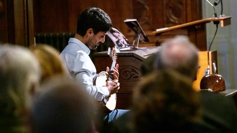 Der israelische Mandolinist Alon Sariel 