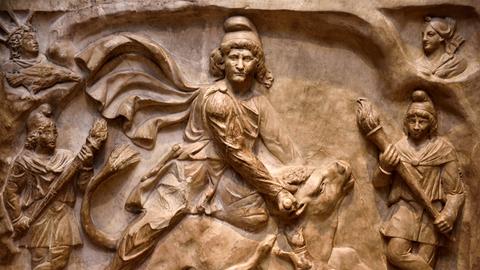 Darstellung des Gottes Mithras aus Rom