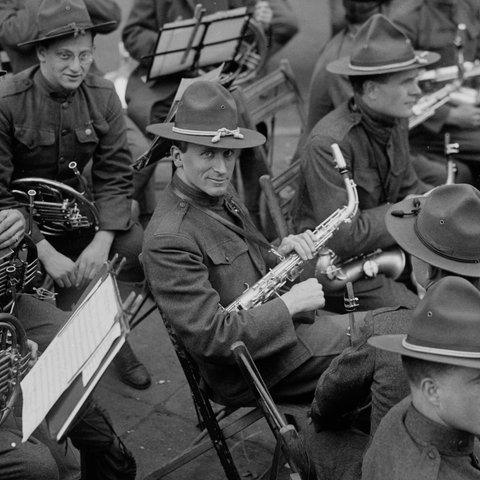 Percy Grainger spielte während des Ersten Weltkriegs für die US-Armee Saxophon