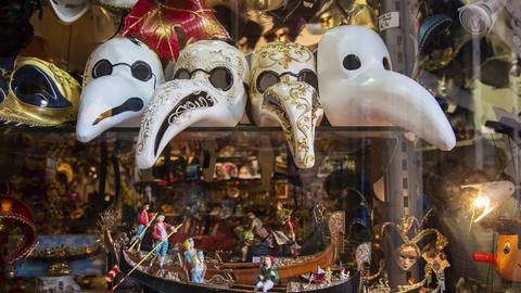 Venezianische Pestmasken