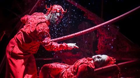 Isaak Dentler als "Oberon" und Anna Kubin als "Titania"