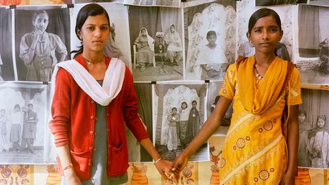 Gauri Gill, ‘Manju &amp; Parvati’, aus der Serie ‘Balika Mela’, 2010
