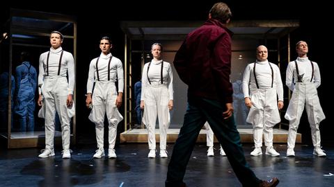 Szene aus "Jugend ohne Gott" am Staatstheater Kassel