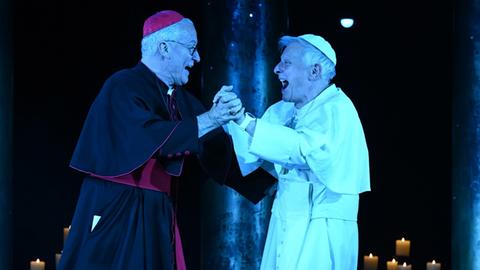 Two Popes am English Theatre Frankfurt