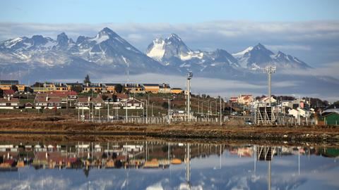 Blick auf die südlichste Stadt Argentiniens Ushuaia