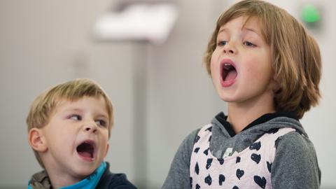 Singende Kinder