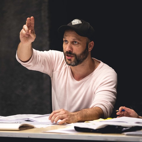 Opernregisseur Tobias Kratzer während einer Probe zur Oper "Fidelio" in London