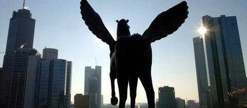 Pegasus auf dem Dach der Alten Oper Frankfurt