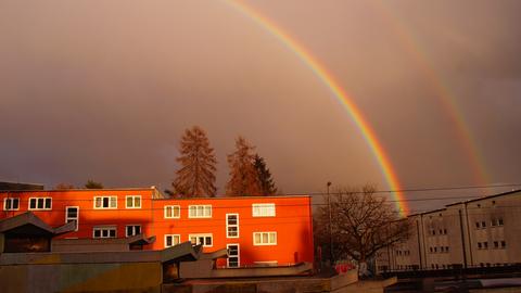 Regenbogen über der Römerstadt Frankfurt